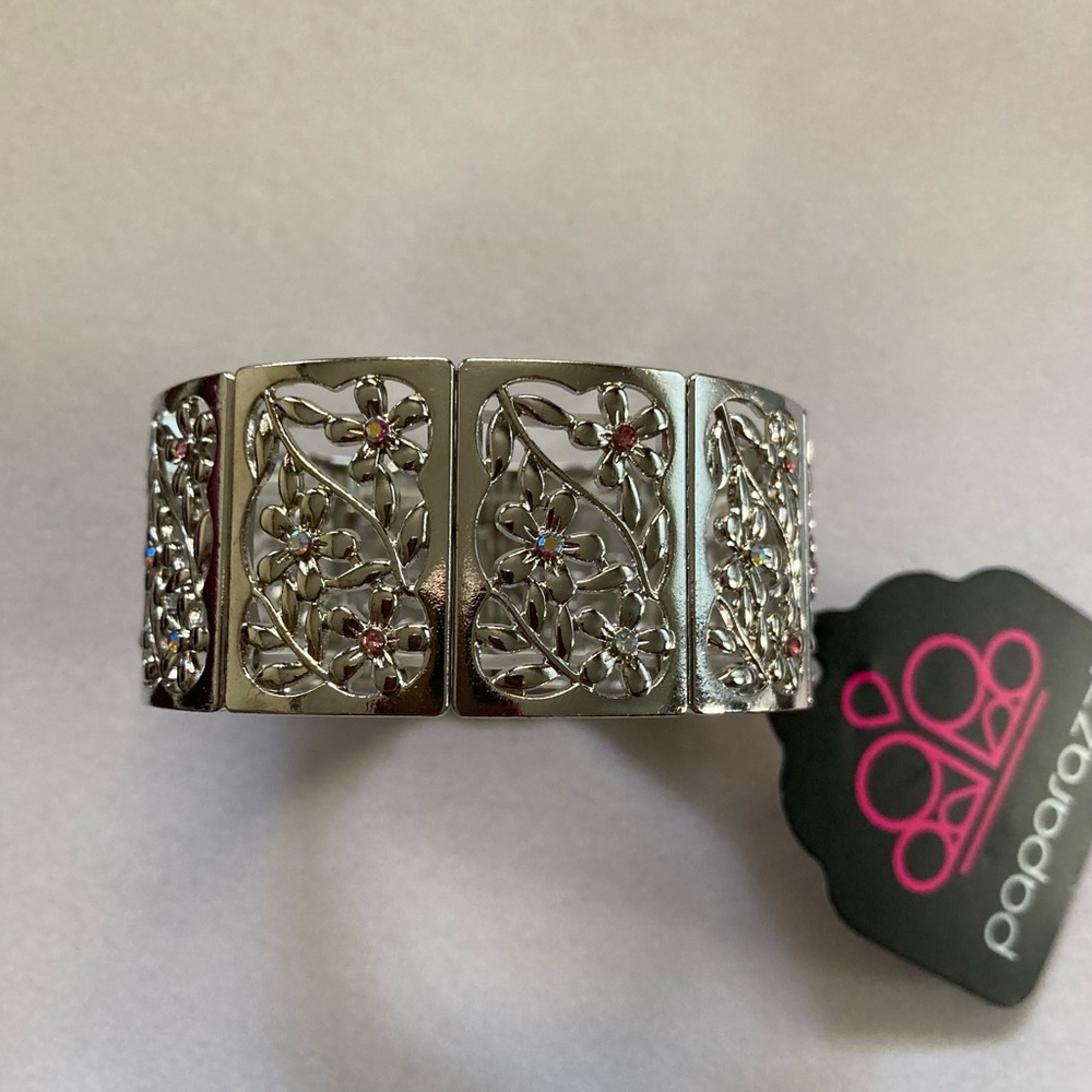 NEW Paparazzi Silver Stretch Bracelet - Picture 5 of 13